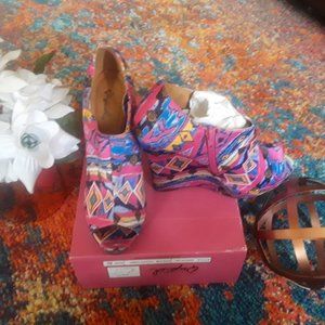 Qupid Multi-Colored Open Toe Zipup Wedges Size 8.5